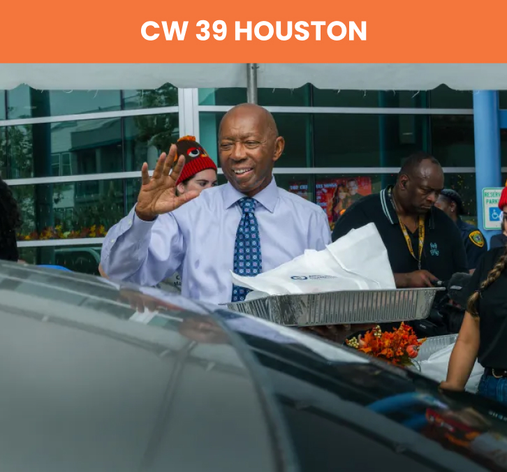 Read more about the article Mayor Turner Leads Successful Turkey Drive